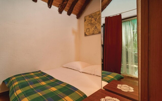 Stunning Home in Pucisca With 3 Bedrooms and Wifi