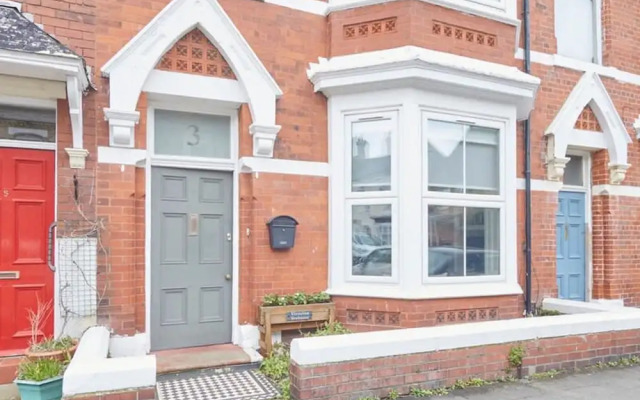 Host Stay Victorian Seahouse