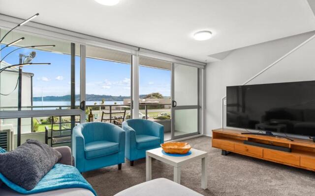 Lakeside Delight - Two Mile Bay Holiday Apartment