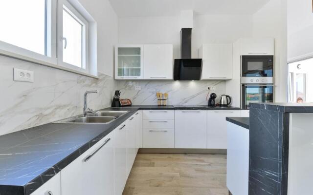 Luxury villa with pool near the beach 2