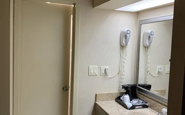 Ramada Rockville Centre