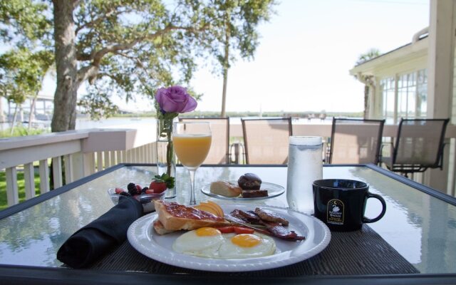 Night Swan Intracoastal B&B