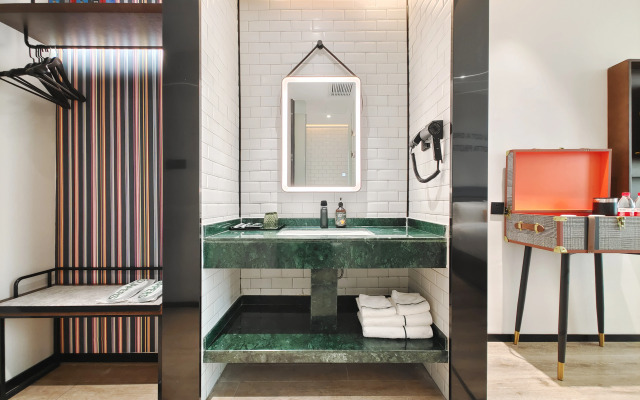 City Comfort Premier Hotel (Luocheng Chengzhong Building)
