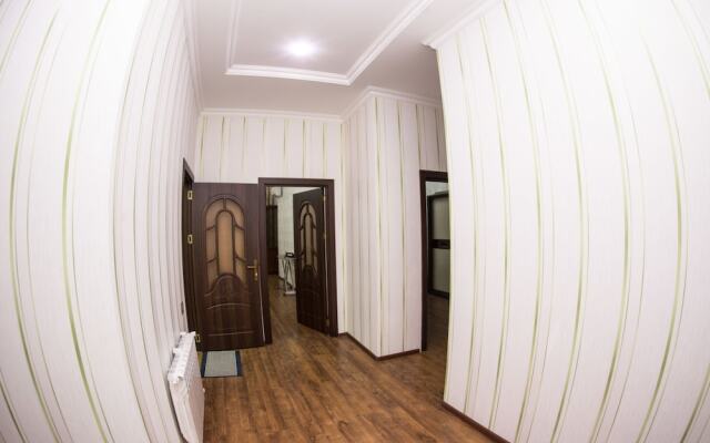 Bakuvi Tourist Apartment B101