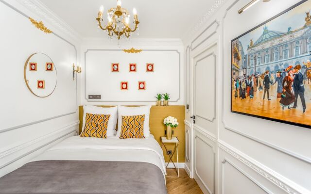 Luxury 2 bedroom 2.5 bathroom Louvre