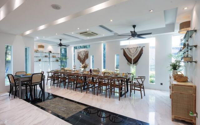 25000sqft Grand Luxe Villa PJ 13BR 42Pax