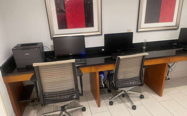 Days Inn by Wyndham Englewood Dayton Airport