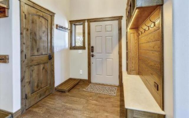 Highwood Hideaway Apartment