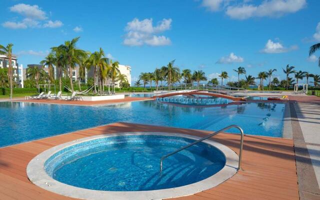 True Beachfront Condo - Corazon
