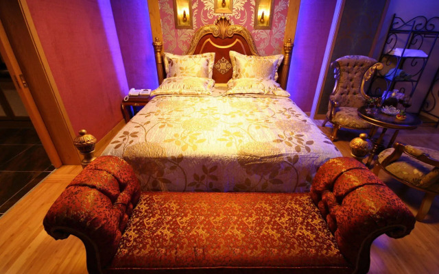 PalmValley Pool Villa Resort