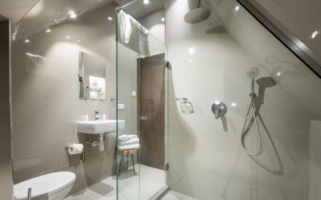 ☀️Sunshine☀️  Magnificently Bright 2BR Top City Centre Townhouse