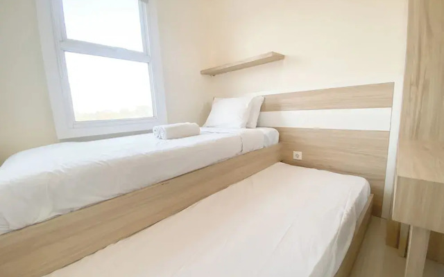 Strategic 2Br Apartment With Pool View At Parahyangan Residence
