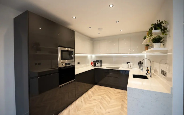 Exquisite 6 Bedroom Luxury Home