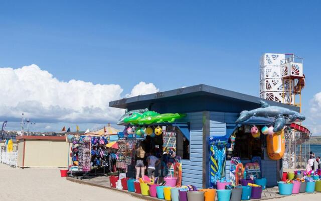 Sea Breeze, Weymouth
