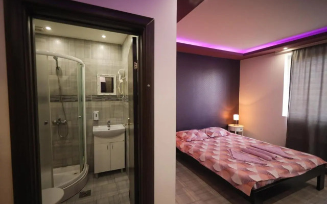 Golden Lux Apartments and Rooms