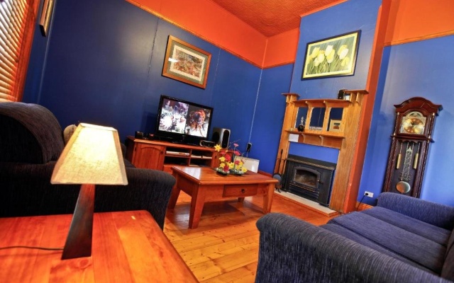 Emaroo Cottages Broken Hill – Guest Rooms – Broken Hill