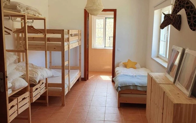 Lovely 4-bed Villa in Colares