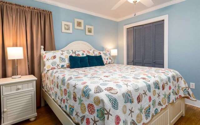 Castaways by Meyer Vacation Rentals