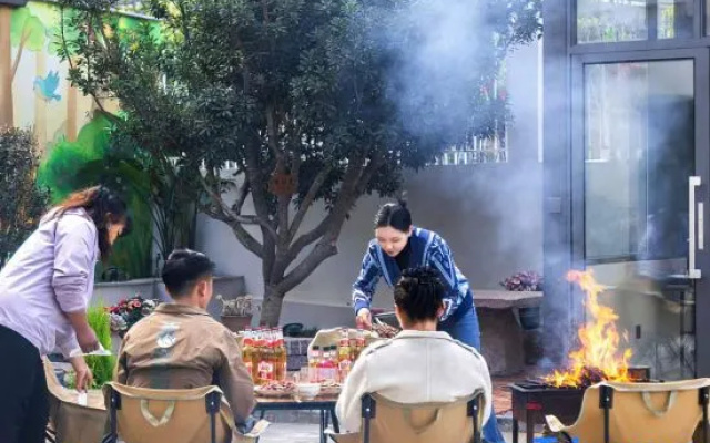 Manxi Starry Private Hot Spring Family Vacation Villa – People – Baoshan