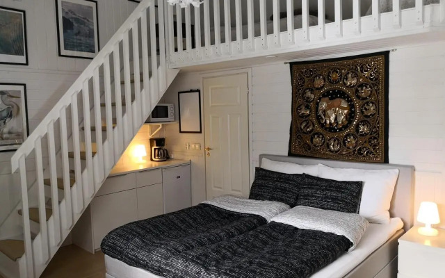 Airport Mint House Studio