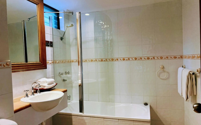 Hibiscus Resort & Spa