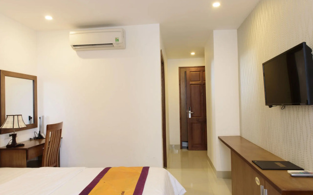 ELC Beach Hotel