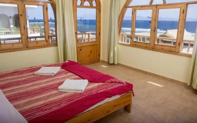 Shams Hotel & Dive Centre