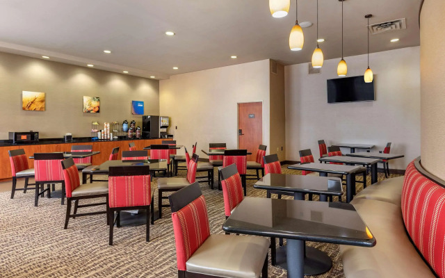 Comfort Inn DFW North-Irving