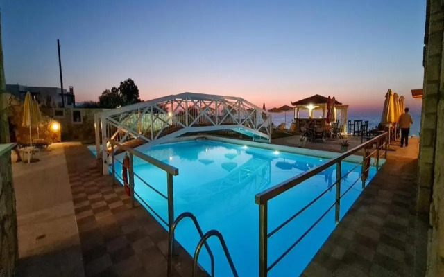 Ekavi Hotel