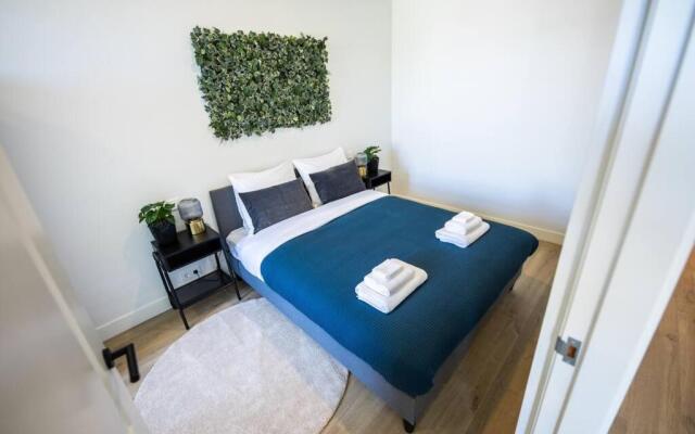 Chic 1 Bedroom Serviced Apartment 54m2 -NB304C-