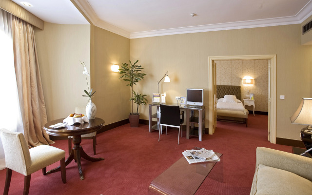 Hotel Carlton
