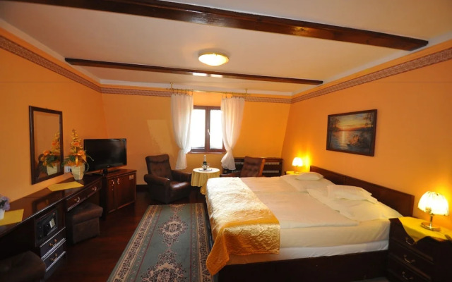 GARNI - Barbakan Hotel