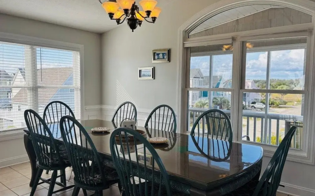 Beach Ya There 5 Bedroom Home by RedAwning