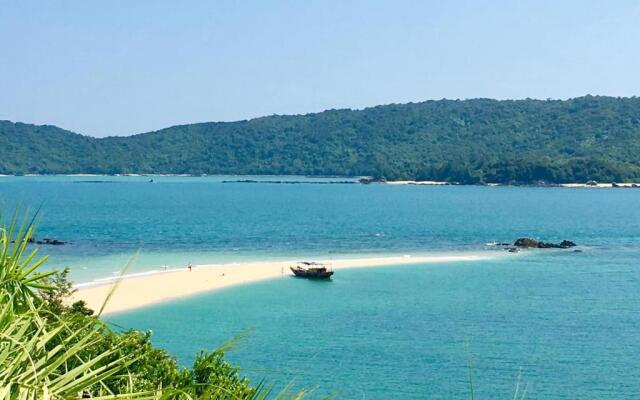 CoTo Starlight Boutique Hotel