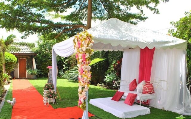 Sago Palm Executive Lodge