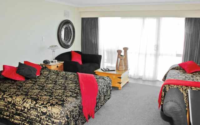 Picton Beachcomber Inn