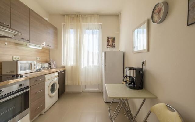 FM Deluxe 2-BDR Apartment with Terrace - Central City View