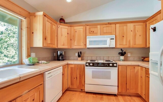 Quail 5 4 Br home by RedAwning