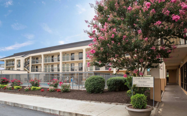 Quality Inn Merchants Drive