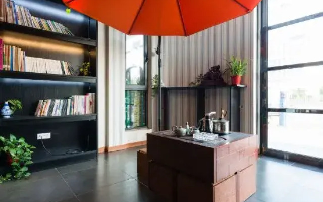 Yixian Sunshine Travel Inn (Xinxiang Hongmen University Town Branch)