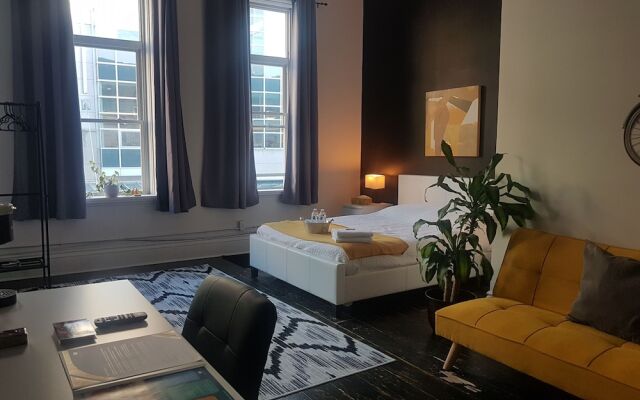 Wander - Downtown London