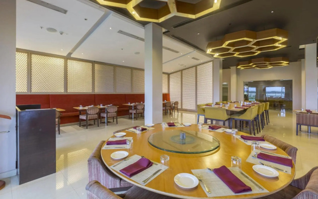 Hotel Naveen Lakeside