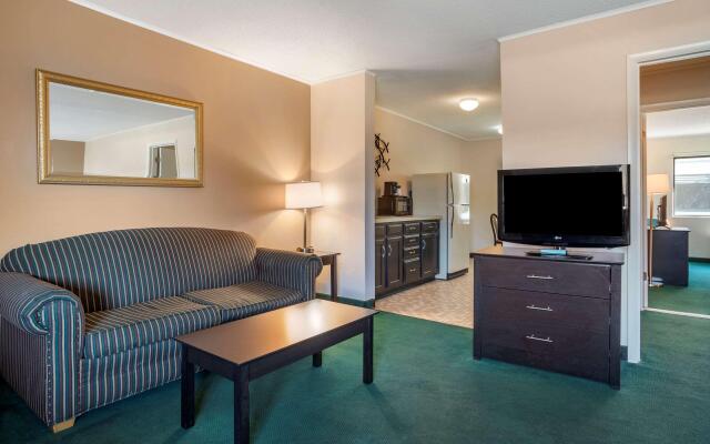 Rodeway Inn And Suites