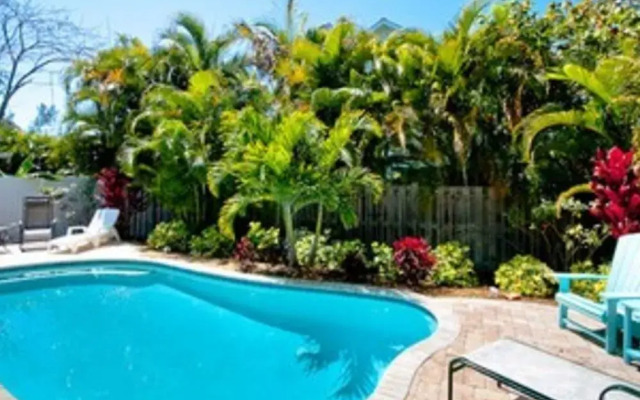 Holly Hideaway