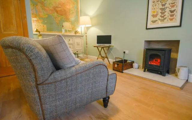 398 Avondale Place Apartment
