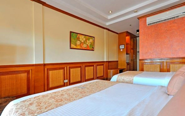 Red Coconut Beach Hotel