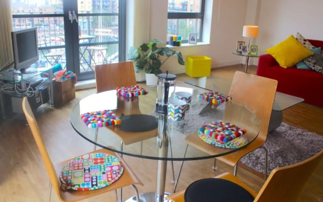 2 Bedroom Flat In Limehouse