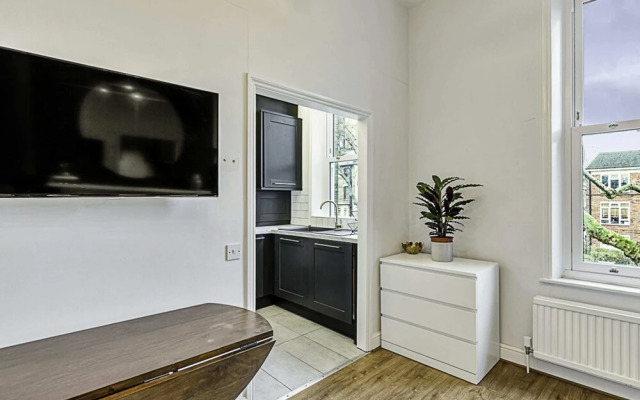 The Shepherd's Bush Hideaway