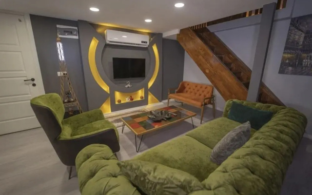 Seckinler Suit Apart