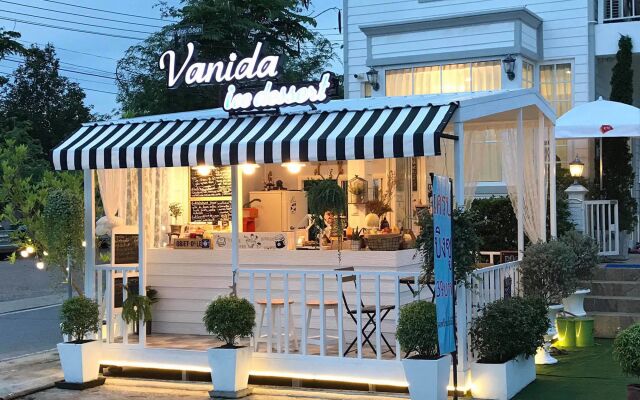 Vanida Antique Home